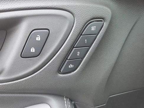 Used 2023 Buick Encore GX Essence w/ Advanced Technology Package image 12