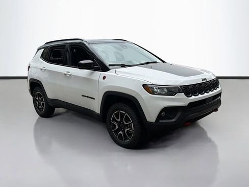 New 2026 Jeep Compass Trailhawk w/ Sun, Sound & Navigation Group AWD/4WD image 3