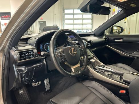 Used 2019 Lexus IS 350 F Sport w/ F Sport Package RWD image 15