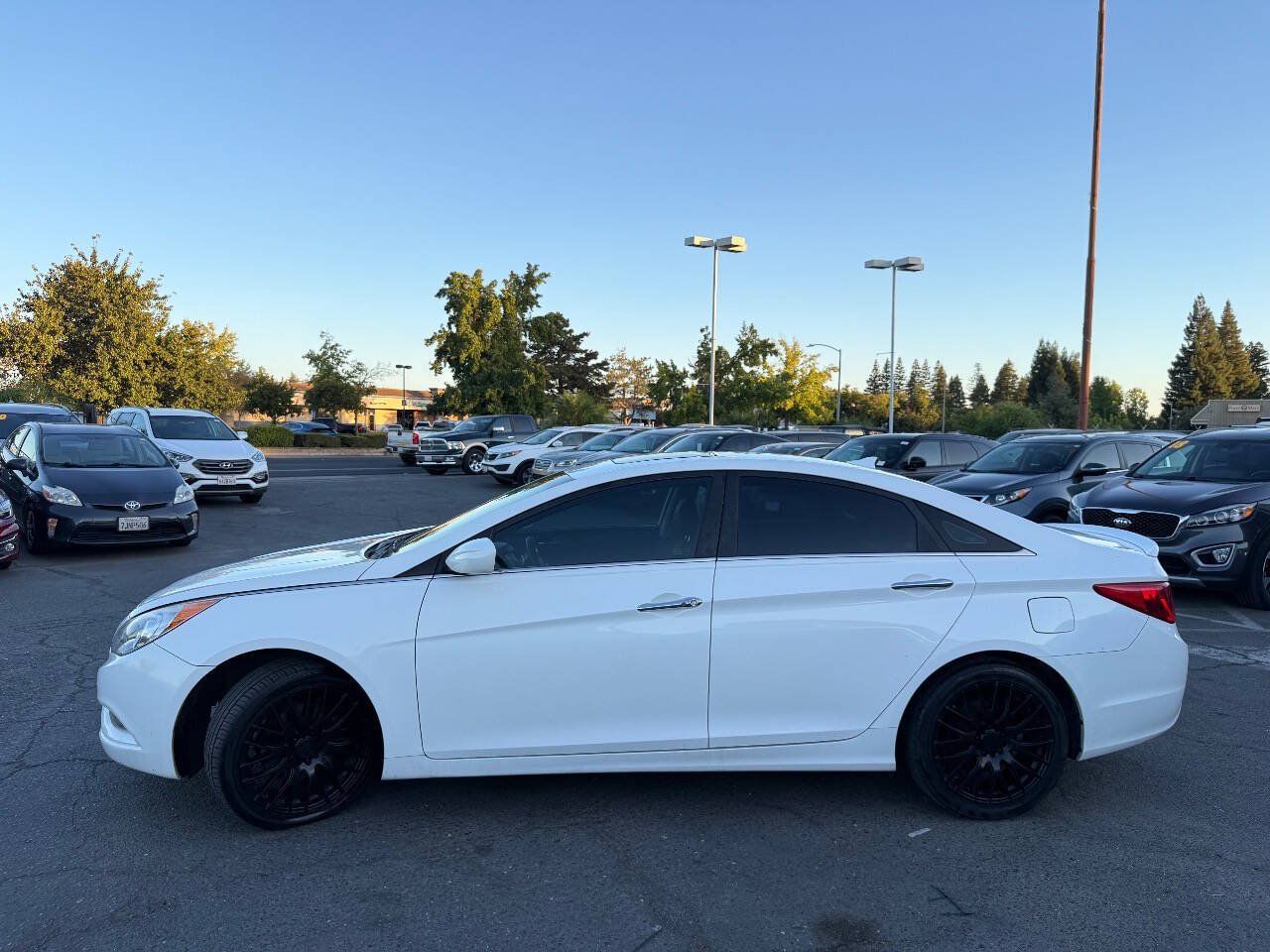 Used 2013 Hyundai Sonata SE w/ Navigation & Sunroof Pkg FWD image 4