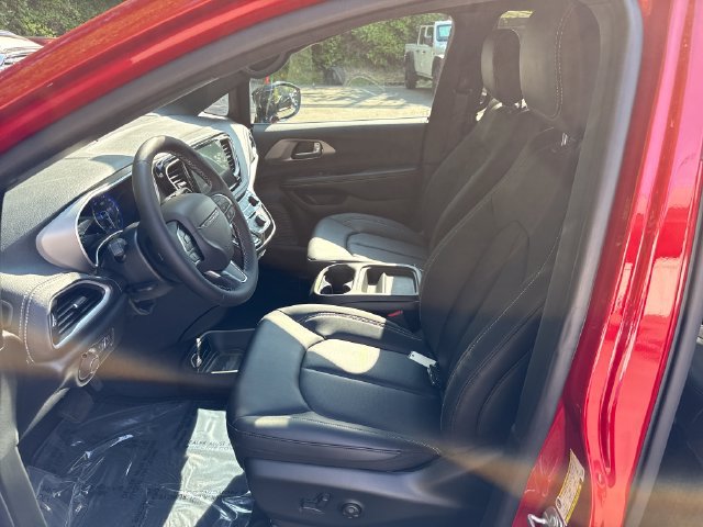 New 2027 Chrysler Pacifica Select FWD image 15