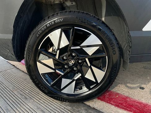 Used 2025 Hyundai Kona SEL image 9