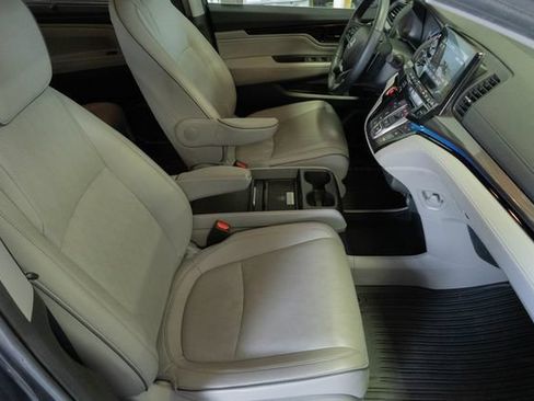 Used 2024 Honda Odyssey Elite image 18