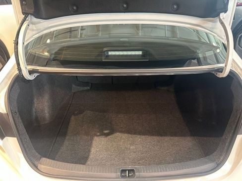 Used 2025 Toyota Corolla LE image 31