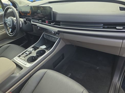 New 2026 Kia Carnival EX image 12