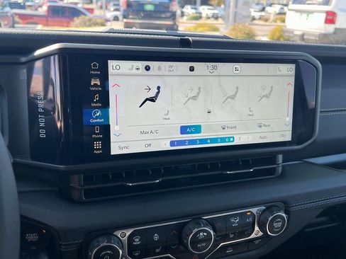 Certified 2024 Jeep Gladiator Sport w/ Premium Package image 24