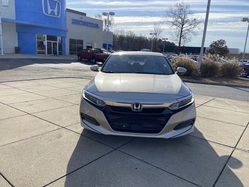 Used 2019 Honda Accord LX image 3