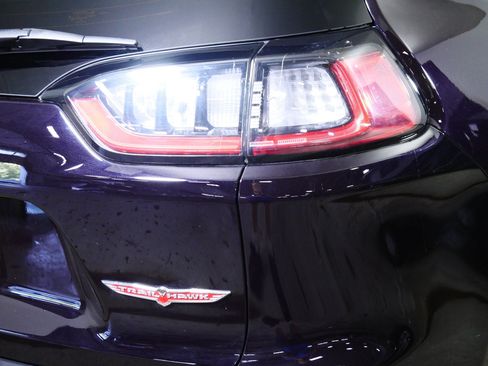 Used 2021 Jeep Cherokee Trailhawk w/ Technology Group AWD/4WD image 17
