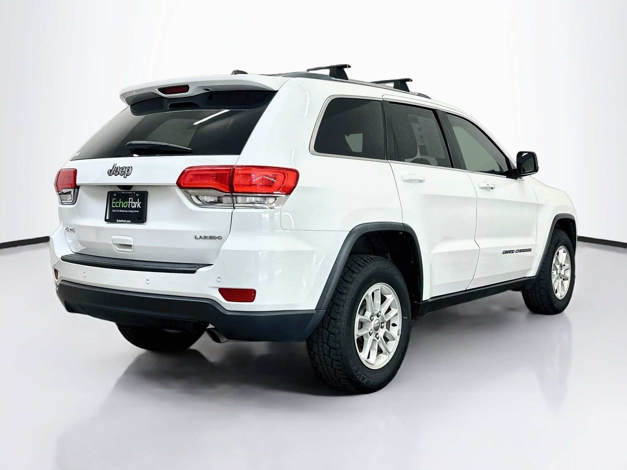 Used 2018 Jeep Grand Cherokee Laredo AWD/4WD image 9