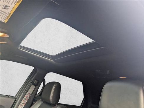 Used 2023 Dodge Durango R/T RWD image 16