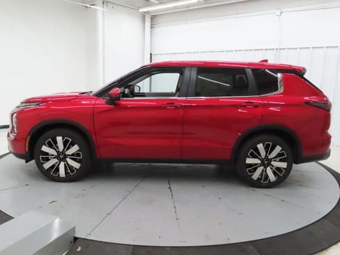 New 2026 Mitsubishi Outlander SE FWD image 7
