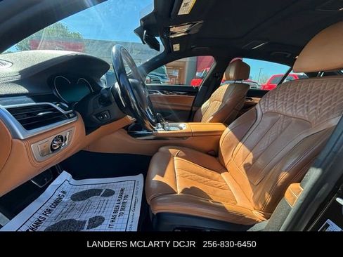 Used 2019 BMW 750i image 22