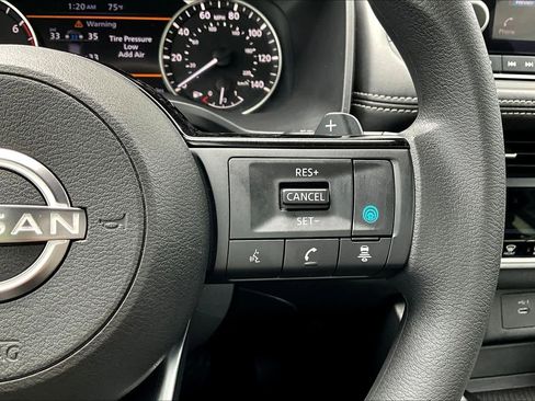 Used 2023 Nissan Rogue SV image 22