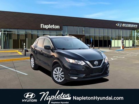 Used 2021 Nissan Rogue Sport SV image 1