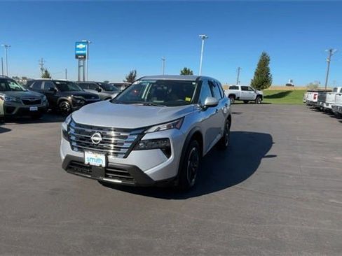 Used 2024 Nissan Rogue SV image 33