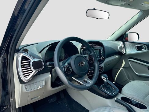 Certified 2021 Kia Soul LX FWD image 12