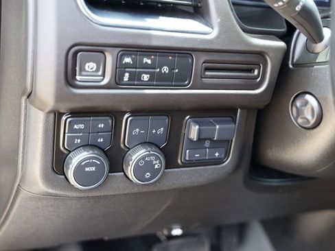Used 2023 Chevrolet Suburban RST w/ Luxury Package AWD/4WD image 28