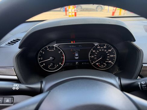 Used 2025 Nissan Altima 2.5 SV FWD image 40