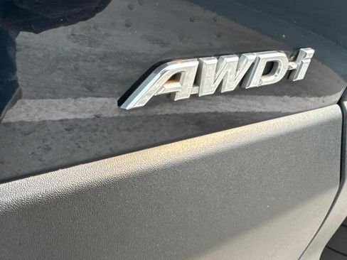 Used 2018 Toyota RAV4 SE AWD/4WD image 6