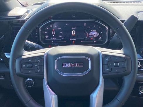Used 2024 GMC Sierra 1500 Elevation image 8