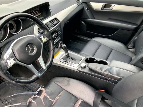 Used 2013 Mercedes-Benz C 250 Sedan image 17