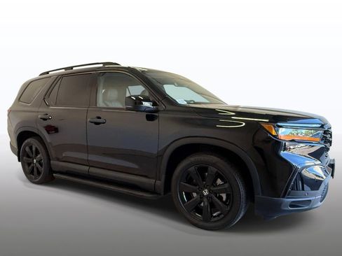 Used 2025 Honda Pilot Black Edition image 11