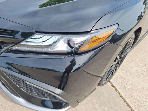 Used 2022 Toyota Camry XSE FWD image 10
