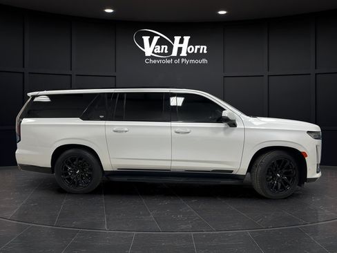 Used 2023 Cadillac Escalade ESV Sport Platinum w/ LPO, ONYX Package AWD/4WD image 7