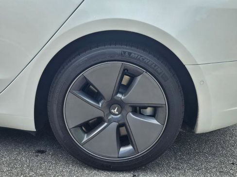 Used 2022 Tesla Model 3 Long Range AWD/4WD image 18