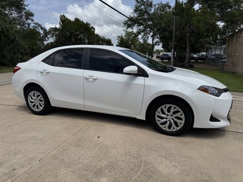 Used 2019 Toyota Corolla LE FWD image 23