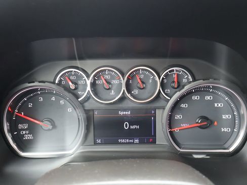 Used 2021 Chevrolet Suburban LT AWD/4WD image 20