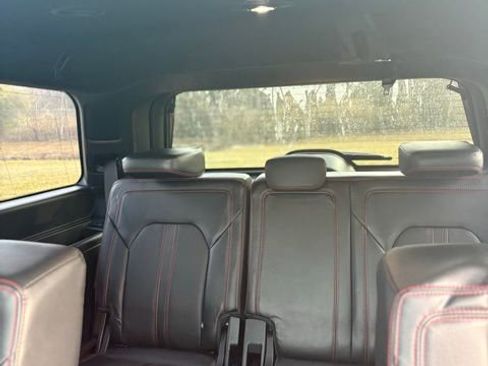 Used 2022 Ford Expedition Limited image 17