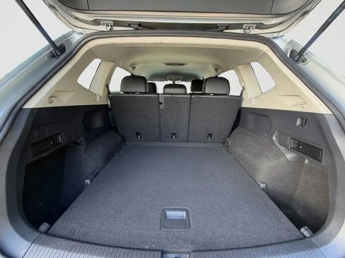 Used 2021 Volkswagen Tiguan SE AWD/4WD image 16