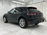 Certified 2024 Porsche Macan image 3