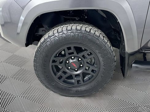 Used 2022 Toyota Tacoma TRD Sport w/ Technology Package AWD/4WD image 25
