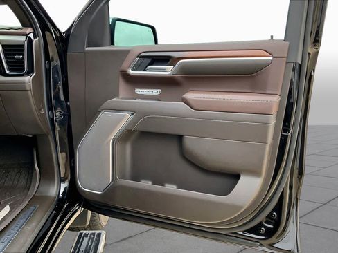 Certified 2025 GMC Sierra 1500 Denali w/ Denali Reserve Package AWD/4WD image 23