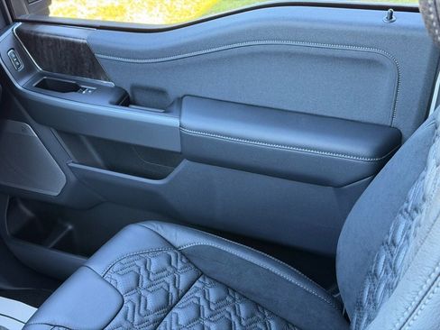 New 2026 Ford F250 Lariat w/ Black Appearance Package image 36