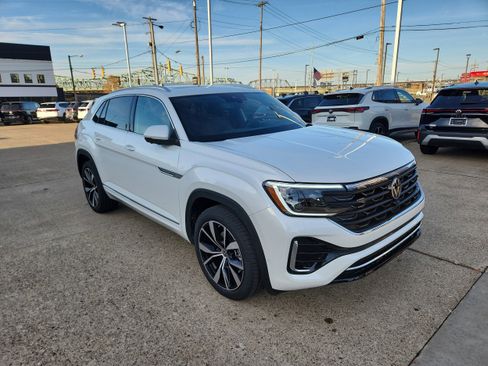 New 2026 Volkswagen Atlas Cross Sport SEL Premium R-Line image 9