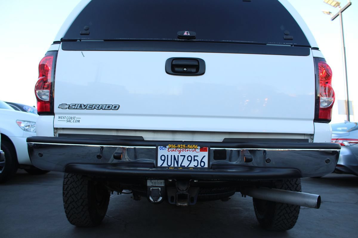 Used 2007 Chevrolet Silverado 2500 LT w/ Heavy-Duty Power Package AWD/4WD image 17