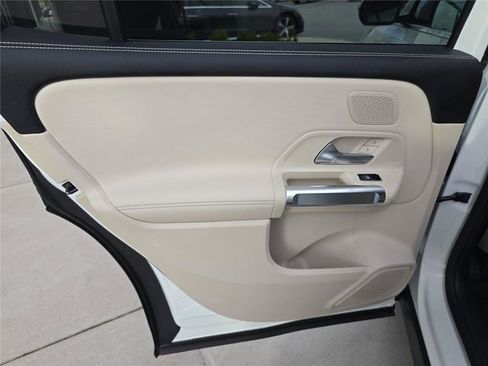 New 2026 Mercedes-Benz GLB 250 4MATIC image 14