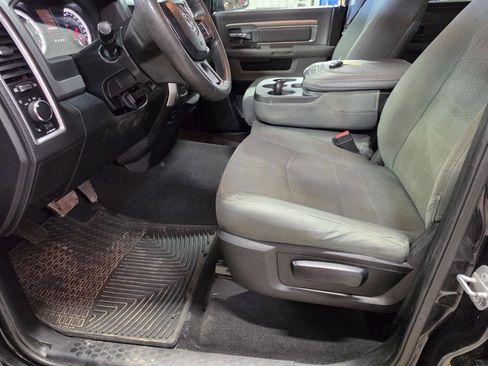 Used 2017 RAM 1500 Classic SLT AWD/4WD image 19