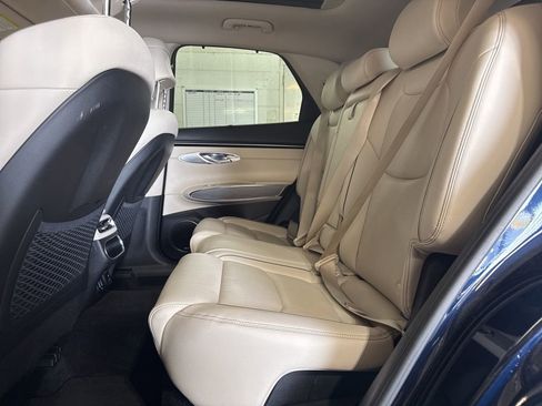 Used 2022 Genesis GV70 2.5T w/ Advanced Package image 28