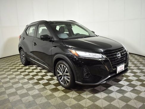 Certified 2024 Nissan Kicks SR w/ SR Premium Package image 3