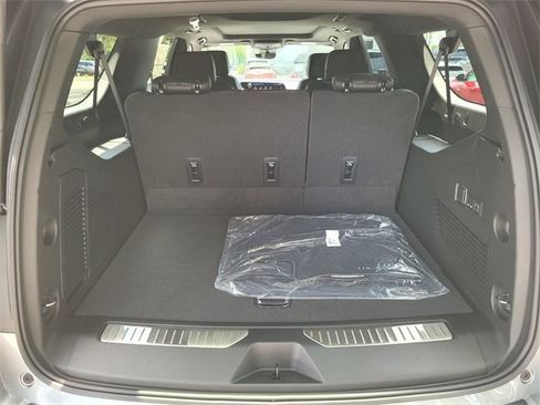 New 2025 Chevrolet Suburban High Country image 15