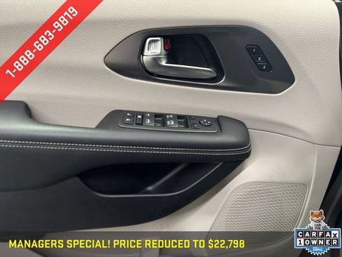 Used 2023 Chrysler Pacifica Touring-L FWD image 26
