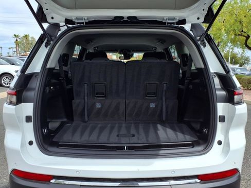 Used 2024 Jeep Grand Cherokee L Laredo image 18