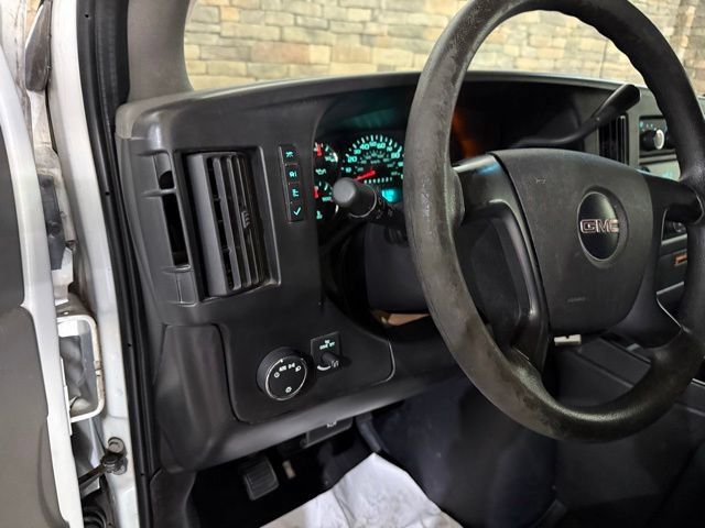 Used 2011 GMC Savana 1500 RWD image 12
