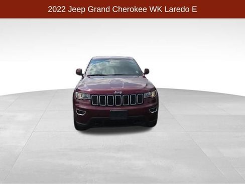 Used 2022 Jeep Grand Cherokee Laredo w/ All-Weather Capability Group AWD/4WD image 2