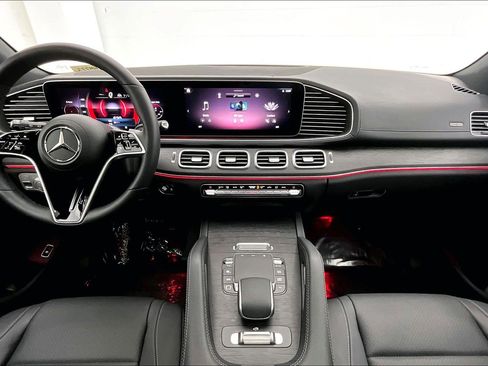 Used 2026 Mercedes-Benz GLS 450 4MATIC image 14
