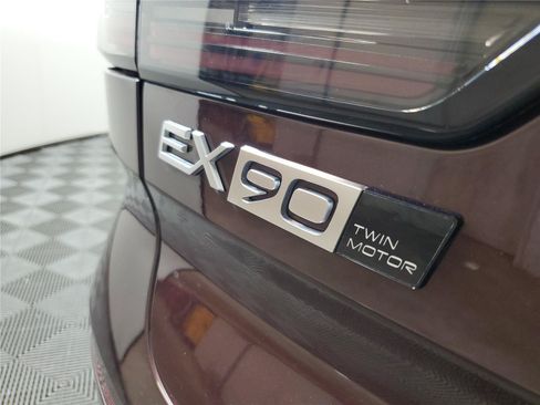 Certified 2025 Volvo EX90 Ultra AWD/4WD image 4